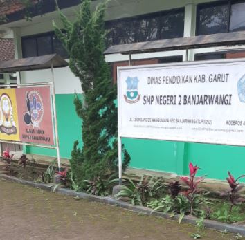 Wakaf Air Untuk Sekolah SMPN 2 Banjarwangi Garut Jawa Barat