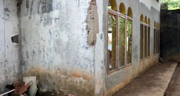 Alirkan Air untuk Masjid dan Warga Kampung Ciaren, Karangjaya, Tasikmalaya, Jawa Barat