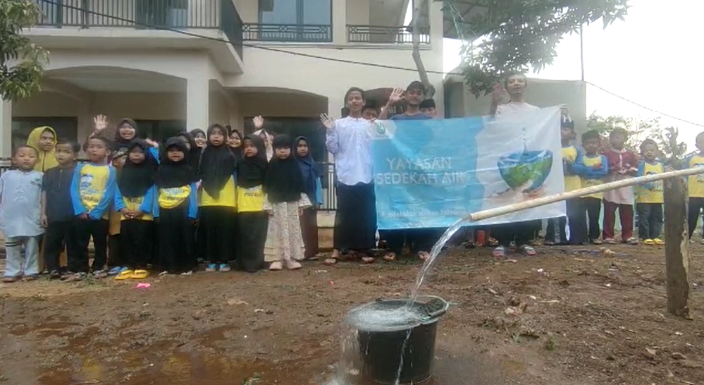 Sumur Bor untuk Masjid Al Hidayah dan Warga Kampung Ciawi, Desa Lingkungpasir, Kecamatan Cibiuk, Garut