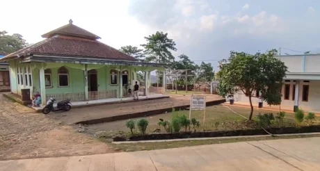 Alirkan Air untuk Masjid Nurul Hidayah di Kampung Mekarjaya, Desa Kertajaya, Kecamatan Tanggeung, Cianjur, Jawa Barat