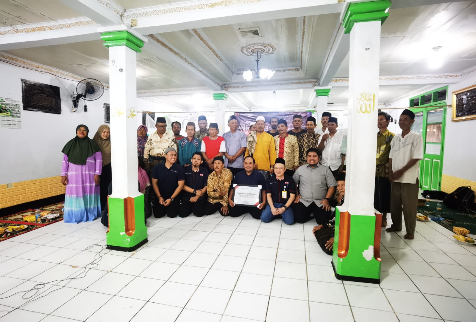 Sedekah Air dan Samudera Indonesia Peduli Sumur Bor dan Filterisasi untuk Masjid Al-Hidayah serta Warga Sekitar