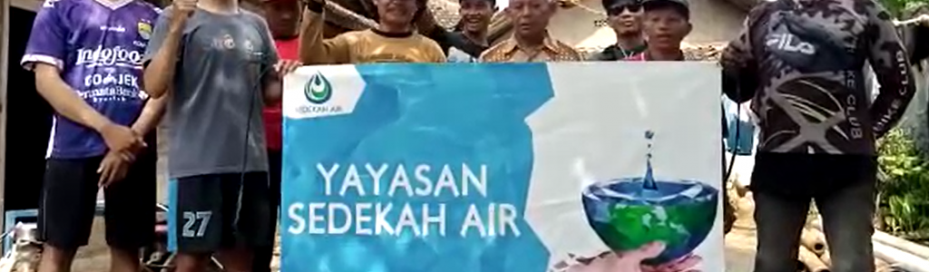 Sedekah Air untuk Masjid Al-Fatah dan Warga Desa Patalan, Kendal, Ngawi, Jawa Timur